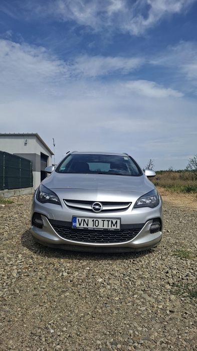 Opel Astra Sports Tourer 2015