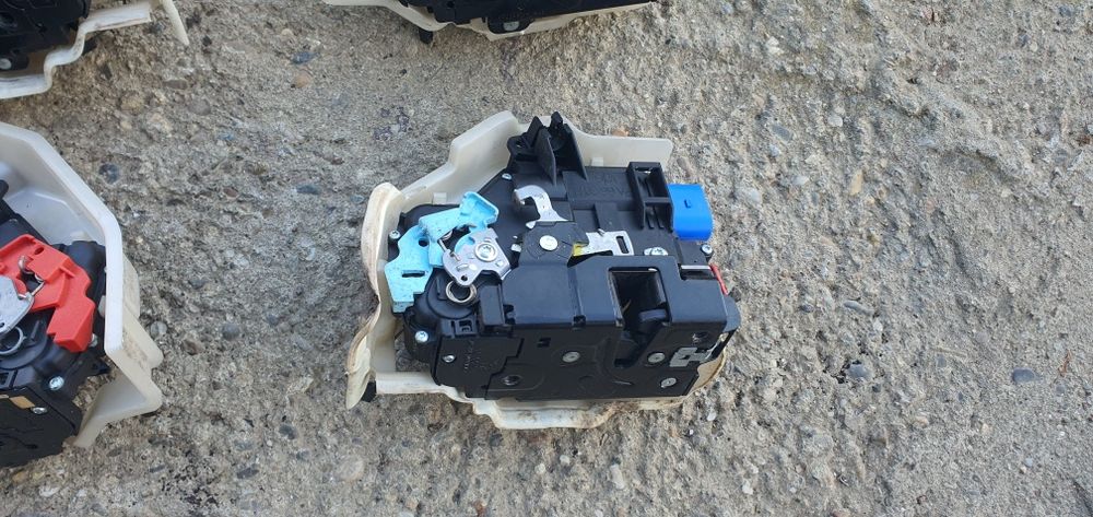 Broasca fata spate stanga dreapta golf 5 plus skoda oct 2 touran jetta