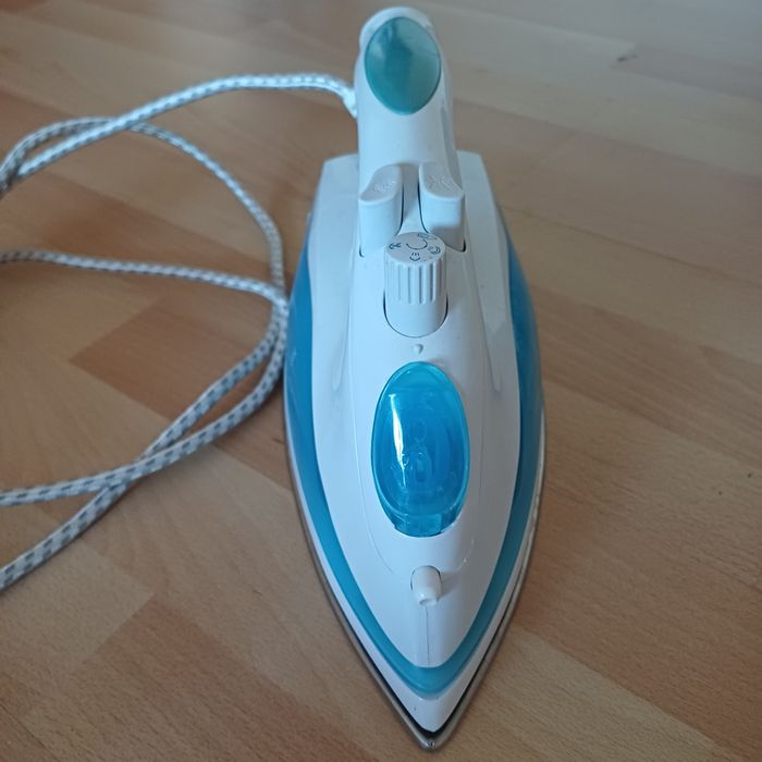 Продам  - утюг Scarlett