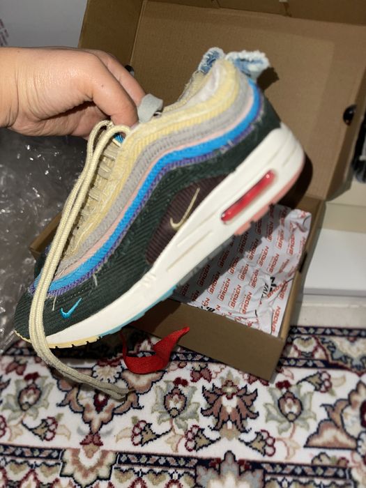 Продам кроссовки найки 97