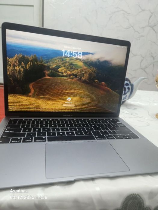 MacBook Air 2019 (Space Gray)
Sotiladi. Holati juda yaxshi, ehtiyotkor