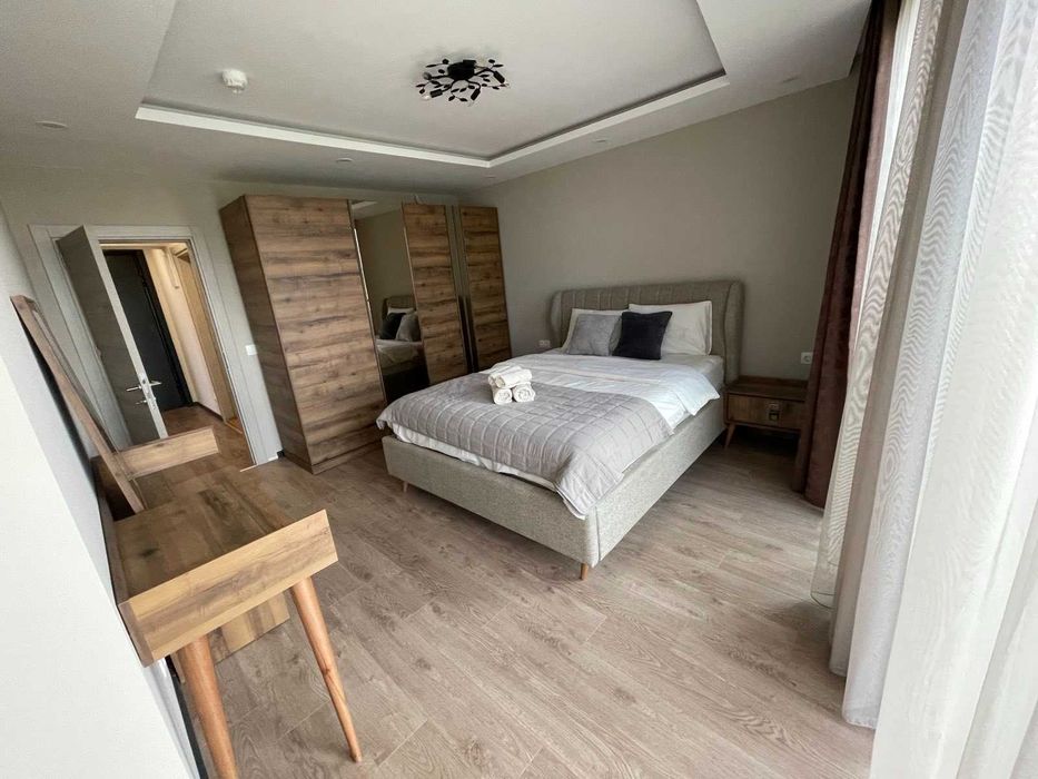 Дава се под наем Двустаен апартамент в Бургас, Лазур - 80 кв.м за 1224 € - Снимка #2