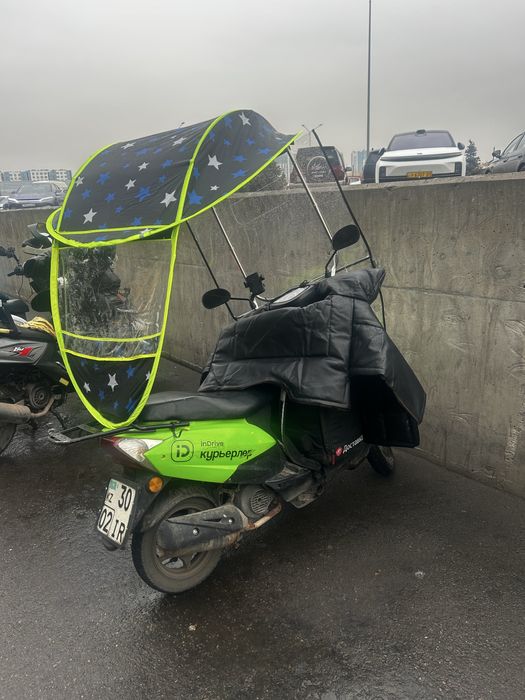 Крыша для мопеда и варежки с одеялом