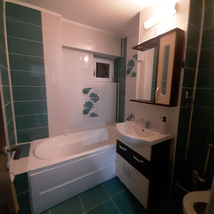 Ofer spre inchiriere apartament 3 camere!