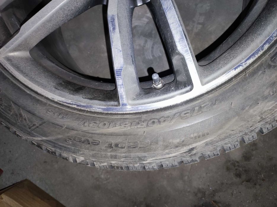 Продавам джанти с гуми за BMW