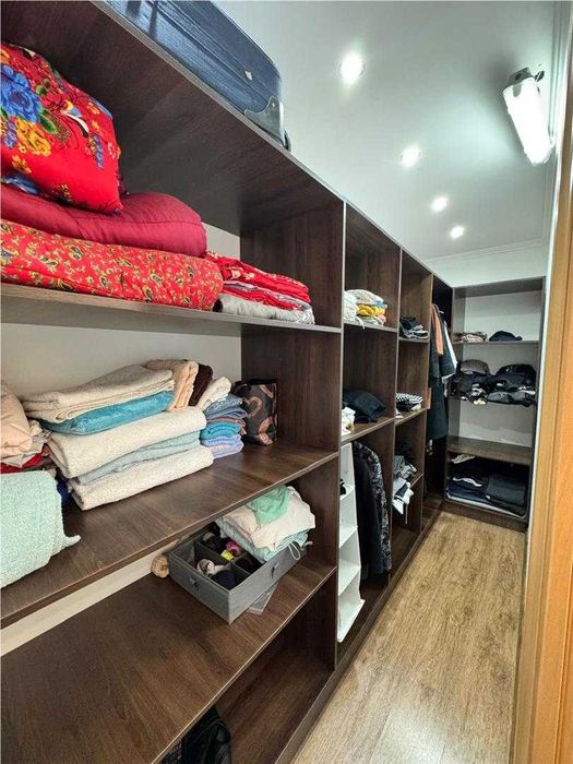 Продам 2-комнатную в городе, ул. Ермекова