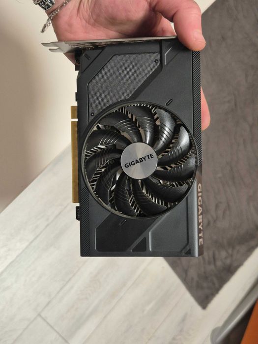 Placa Video Gigabyte RTX 4060 8 GB