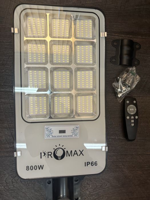 Продам прожектор на солнечных батареях 800W