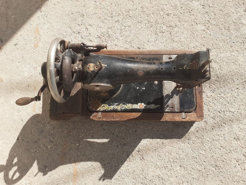 Антикварна шевна машина " Singer"