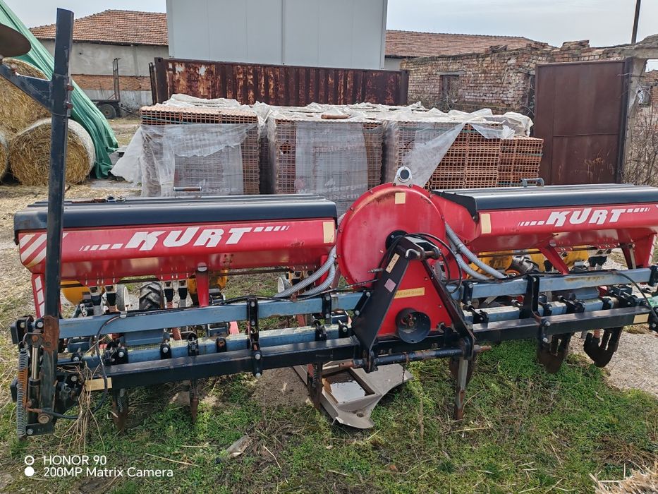 Пролетна сеялка и дискова косачка