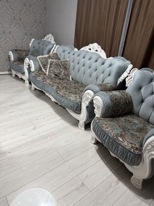 Диван и два кресла