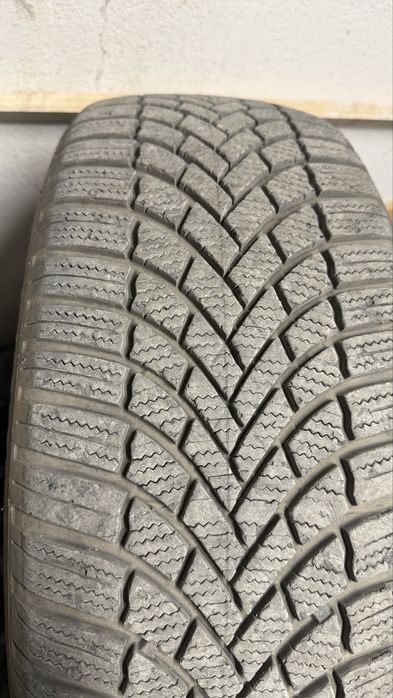 Зимни гуми от ID 3  -215/55 R18