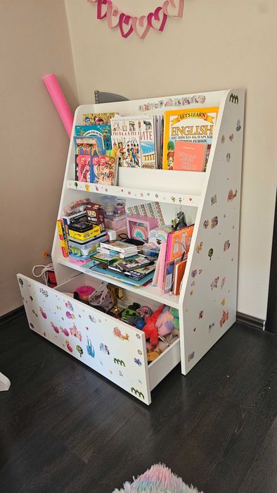 Детски бял шкаф