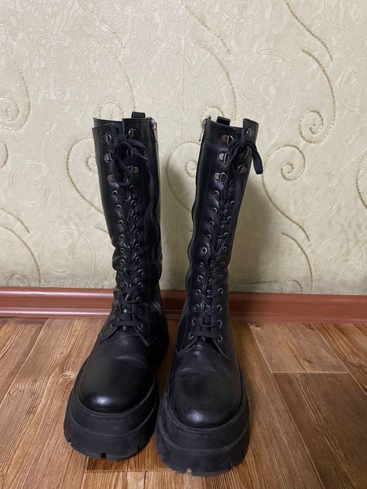 Продам ботинки