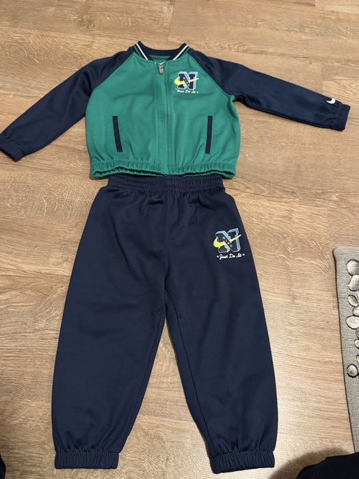 Costum Nike 86-92