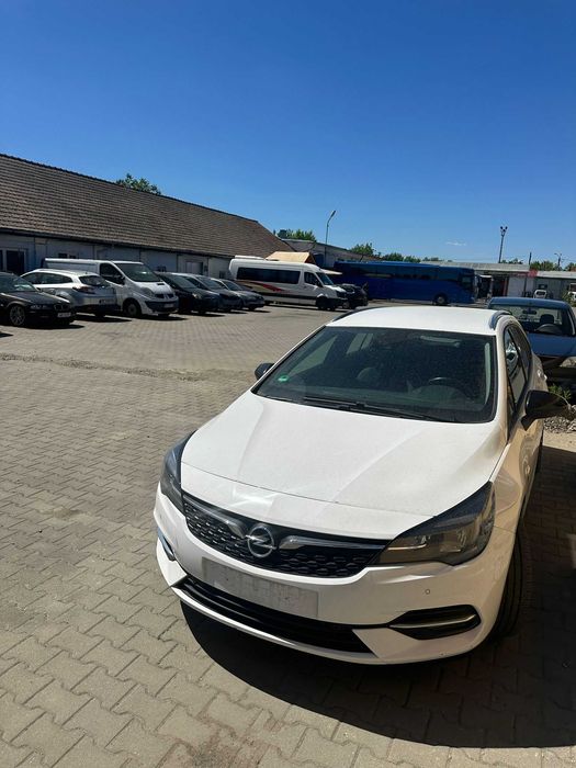 Autoturism marca OPEL ASTRA