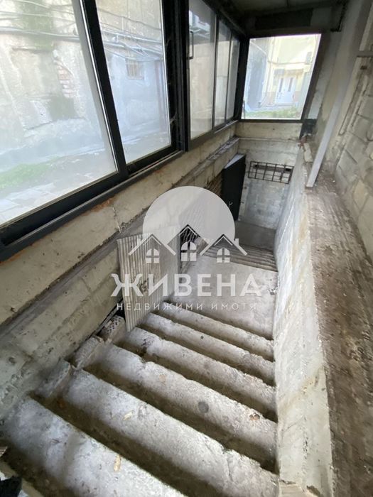 Заведение в центъра на Варна - 296 кв.м, бул. Владислав Варненчик