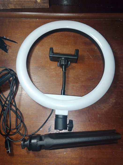 Кольцевая лампа, штатив