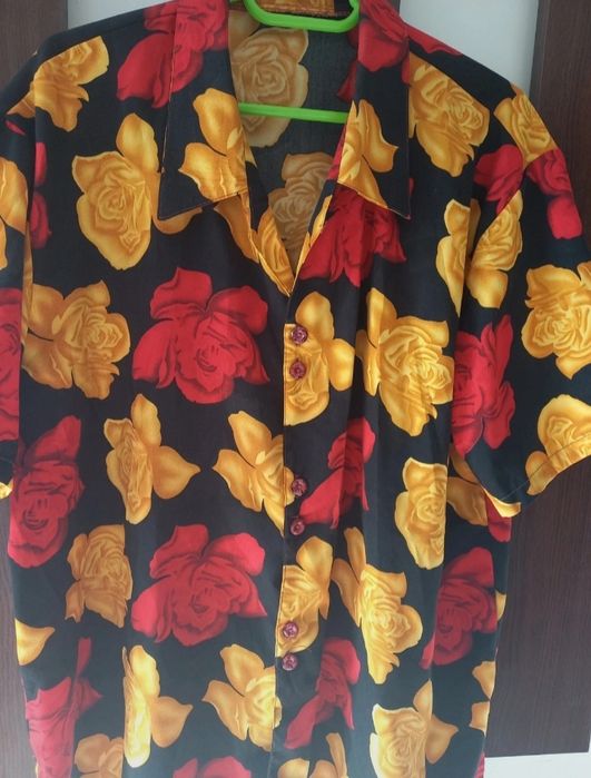 Bluza dama matase maneca scurta marime 46 - 48 respectiv XL ca si noua.