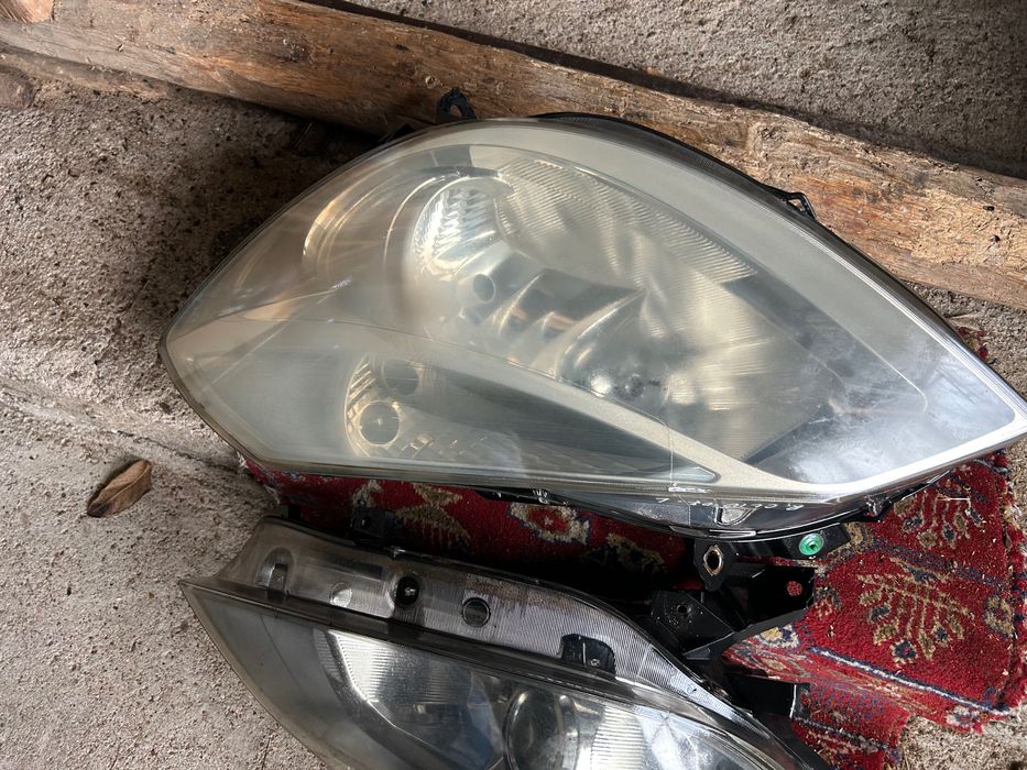 Фар за рено клио 3