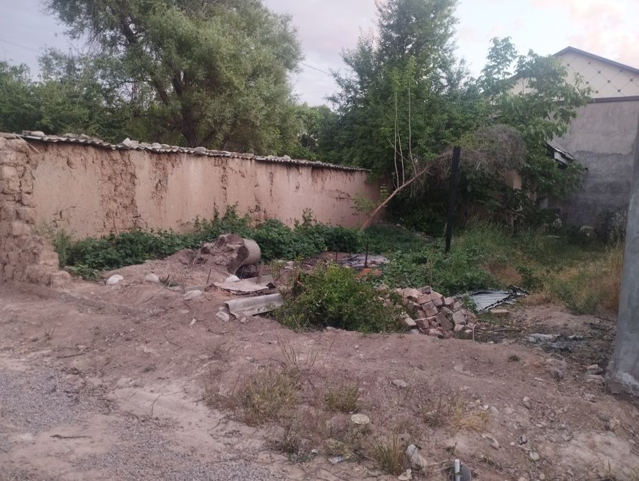 Yer Sotiladi srochna 2.2 sotix Qibray tumani Oʻnqoʻrgʻon mahalla