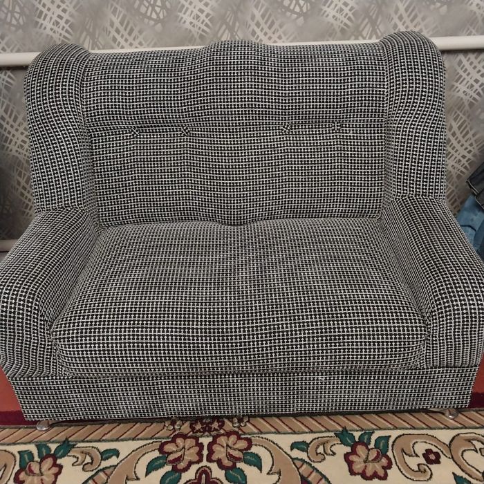 Продам диван в хорошем состоянии