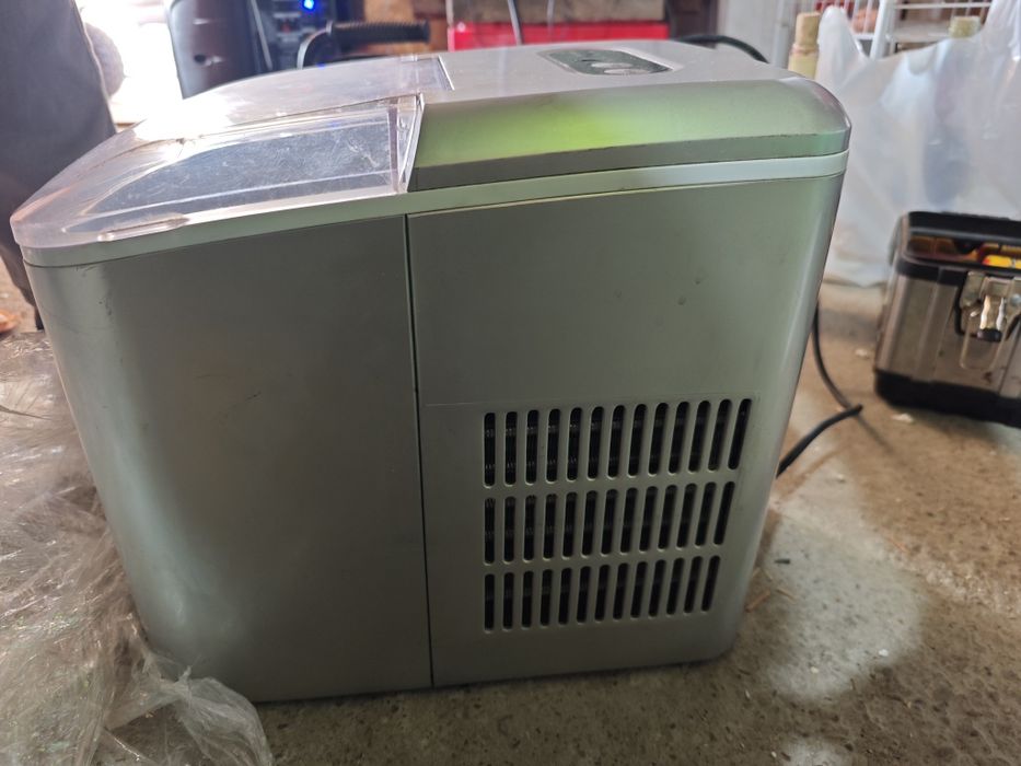 Aparat de gheață Heinner HIM-120S