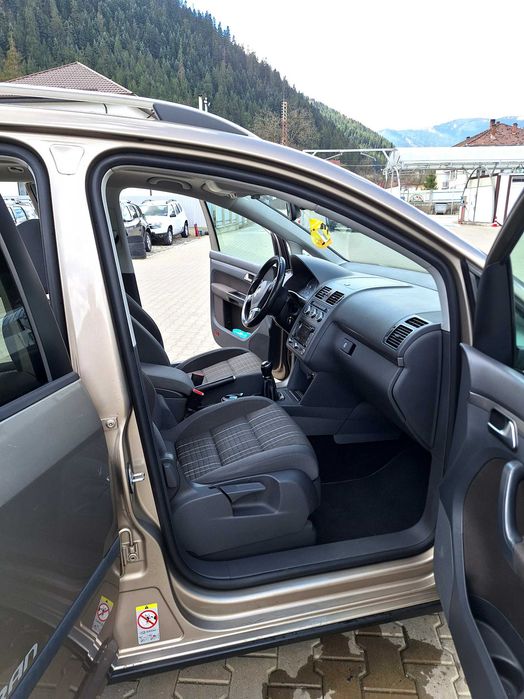 Volkswagen touran cross