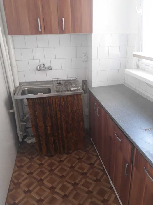 Apartament spre vinzare stare de reparatie , bun pentru investitie