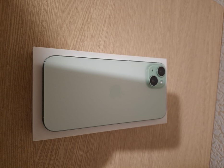 Продам айфон 15 плюс 256 г