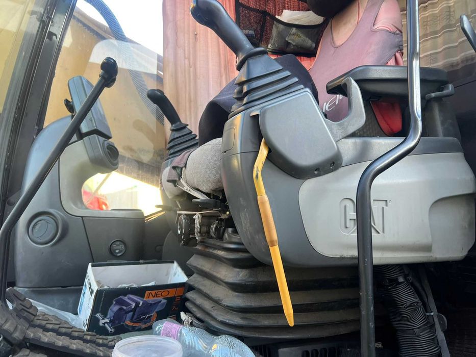 Dezmembrez Excavator Caterpillar 325D din 2007