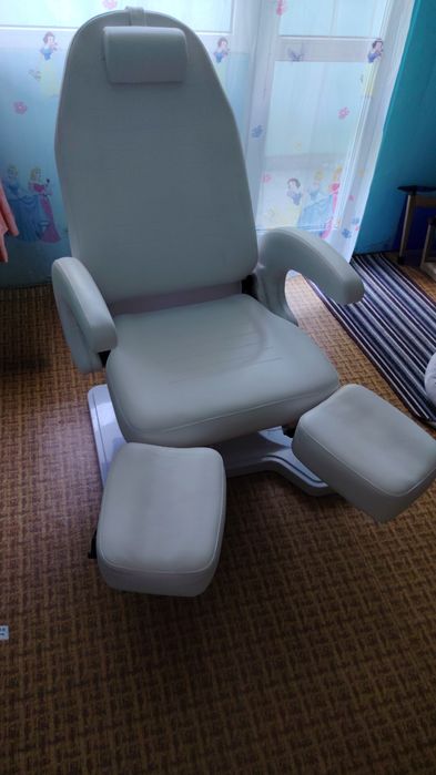 Стол за педикюр-неизползван