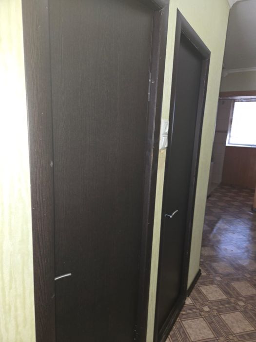 Продается  двери