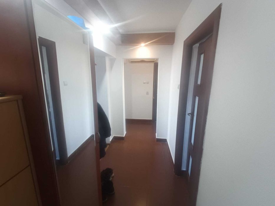 schimb Apartament 3 cam. dec., Tiglina 2, bloc B5, zona foarte linistita