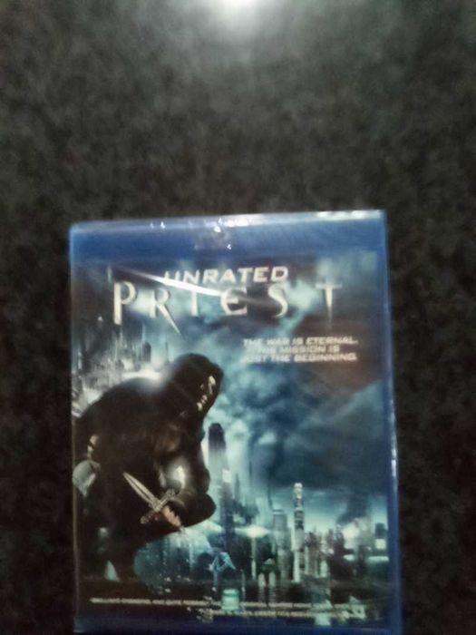 Продавам чисто нови Blu Ray  с български субтитри цена 30 лева