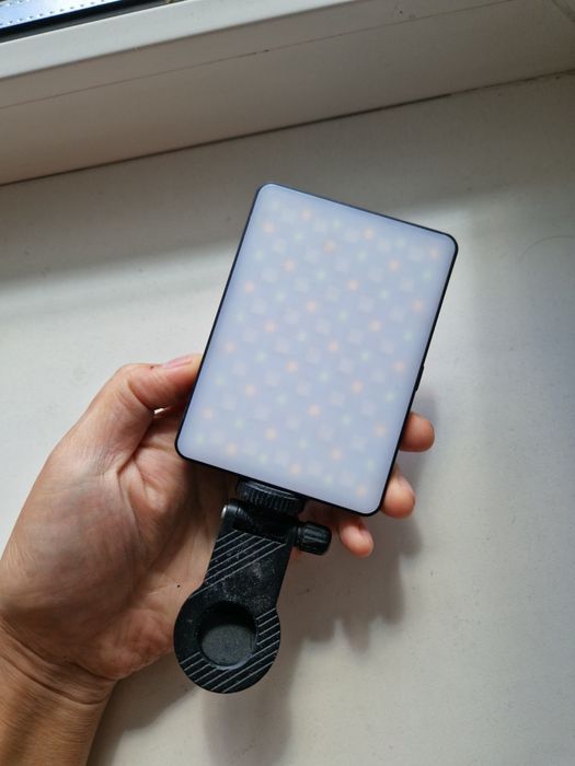 Продаю постоянный Rgb видео свет M16