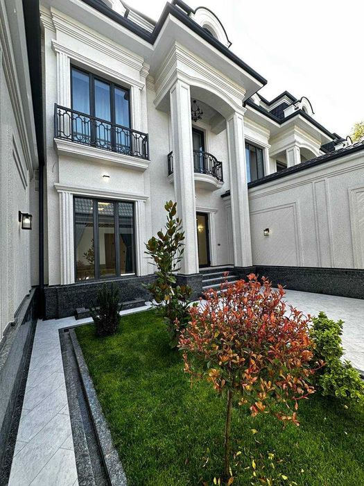 Продаётся роскошный евро дом Центр Луначарский  2,5 соток 6 Комнат