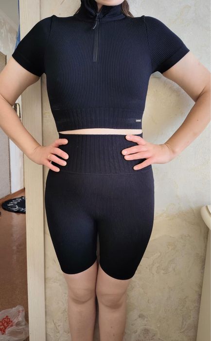 Костюм для тренировки