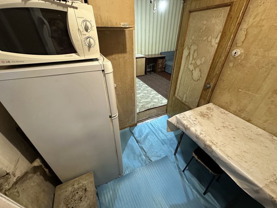 Максим Горький метро, 300. Мебель и техника.