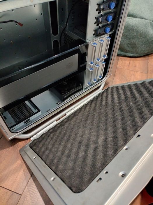 Продам корпус Cooler Master