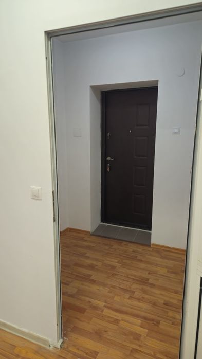 Spatiu comercial cu parcare proprie direct din strada !