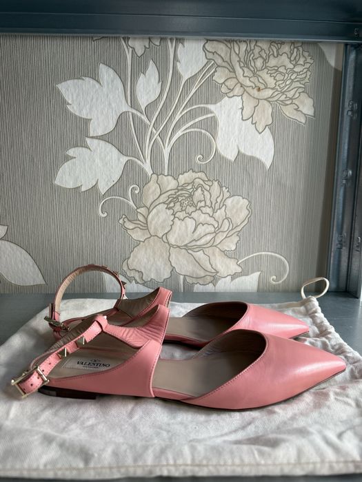 Valentino rockstud розови кожени обувки чисто нови 37,5