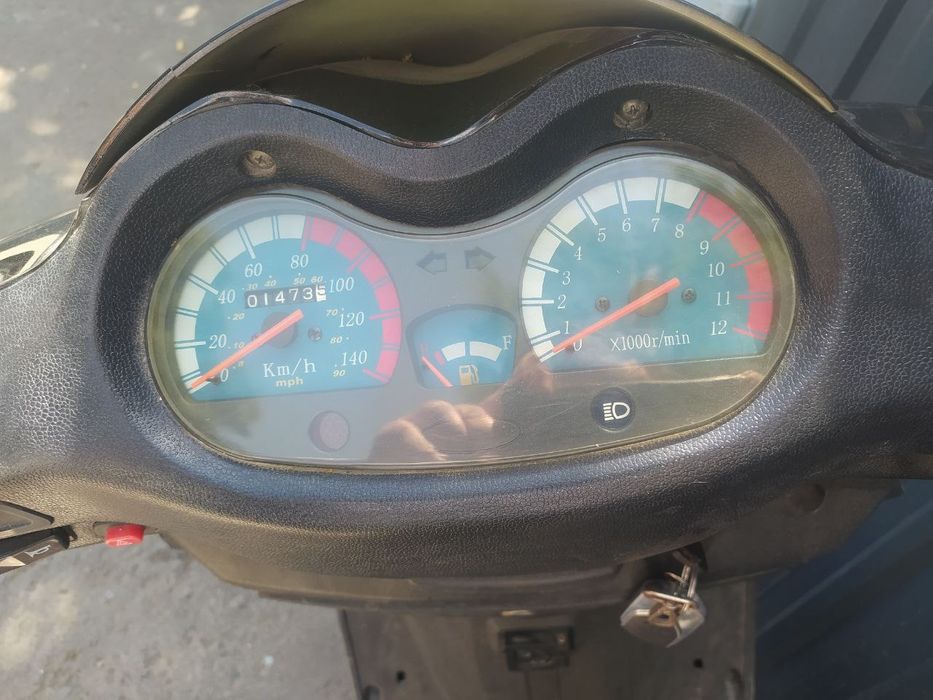 Бензина скутор. 150 кубовый