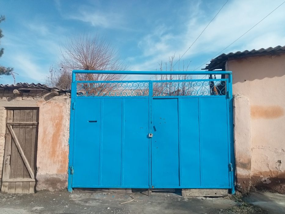 Uy sotiladi  barcha sharoyitlar mavjud