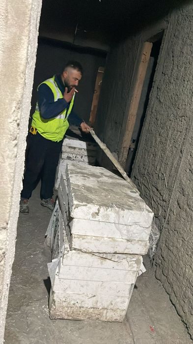 Execut tencuiala tradițională mecanizata