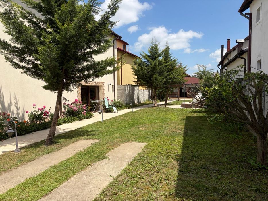 VILA DEOSEBITA DE VANZARE / Pitesti / Trivale / Langa Padure /