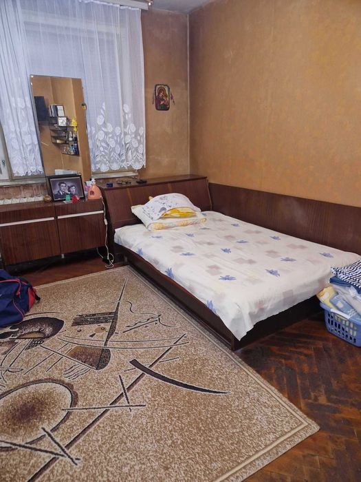 център - тристаен