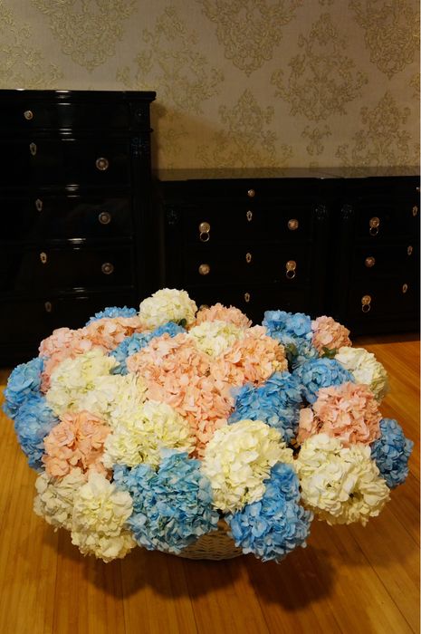 Мебель черная , качественная