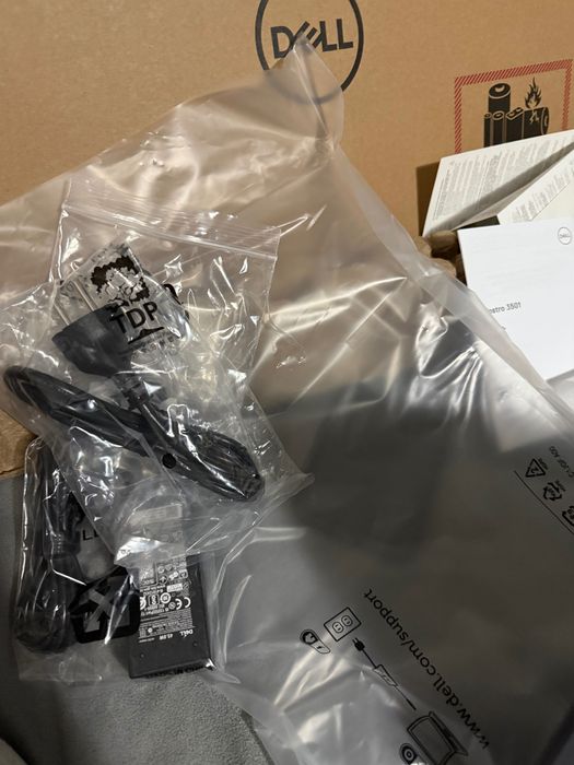 Laptop Dell Vostro 3501 nou