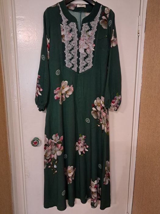 Платья разные,недорого.